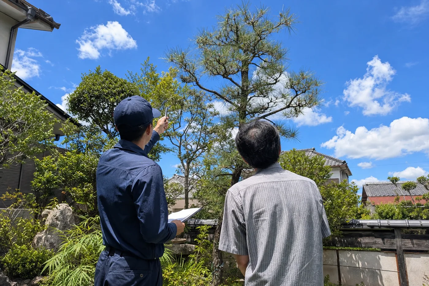 スタッフが現地でご相談を伺うイメージ